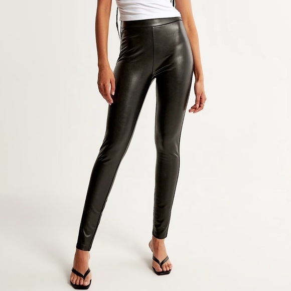 NWT Abercrombie & Fitch Faux Leather Vegan‎ Leather Leggings Black Size Medium - Picture 1 of 13